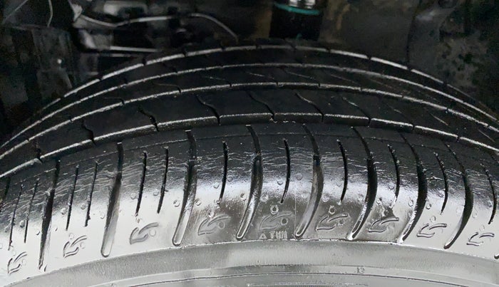 2018 Maruti Vitara Brezza ZDI, Diesel, Manual, 24,620 km, Left Front Tyre Tread