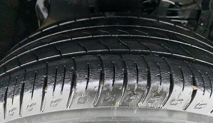 2018 Maruti Vitara Brezza ZDI, Diesel, Manual, 24,620 km, Right Front Tyre Tread