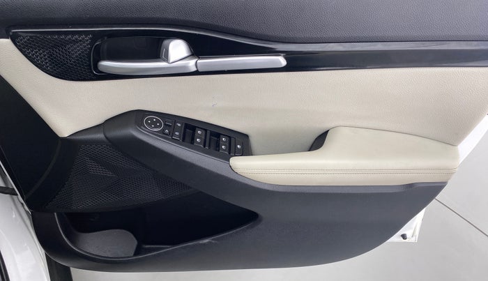 2020 KIA SELTOS HTX AT PETROL, Petrol, Automatic, 30,758 km, Driver Side Door Panels Control