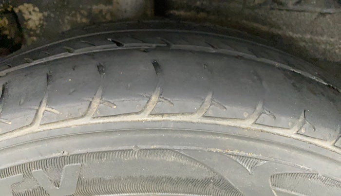 2014 Maruti Celerio VXI, Petrol, Manual, 75,009 km, Right Rear Tyre Tread