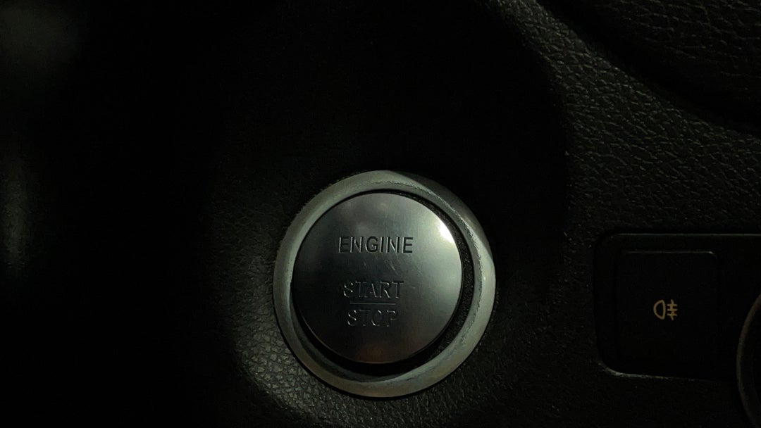 2016 Mercedes-benz GLA 180, Automatic, 105222 km, Keyless / Button Start