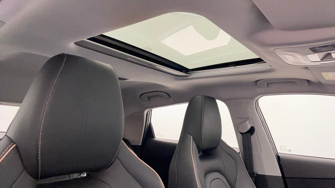 Interior Sunroof/Moonroof
