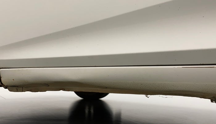 2011 Hyundai Eon MAGNA O, Petrol, Manual, 69,836 km, Left running board - Slightly dented