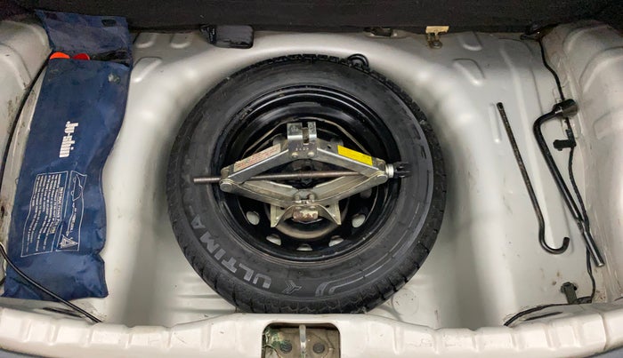 2011 Hyundai Eon MAGNA O, Petrol, Manual, 69,836 km, Spare Tyre