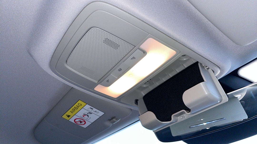 On-Roof Controls/Sunglass holder