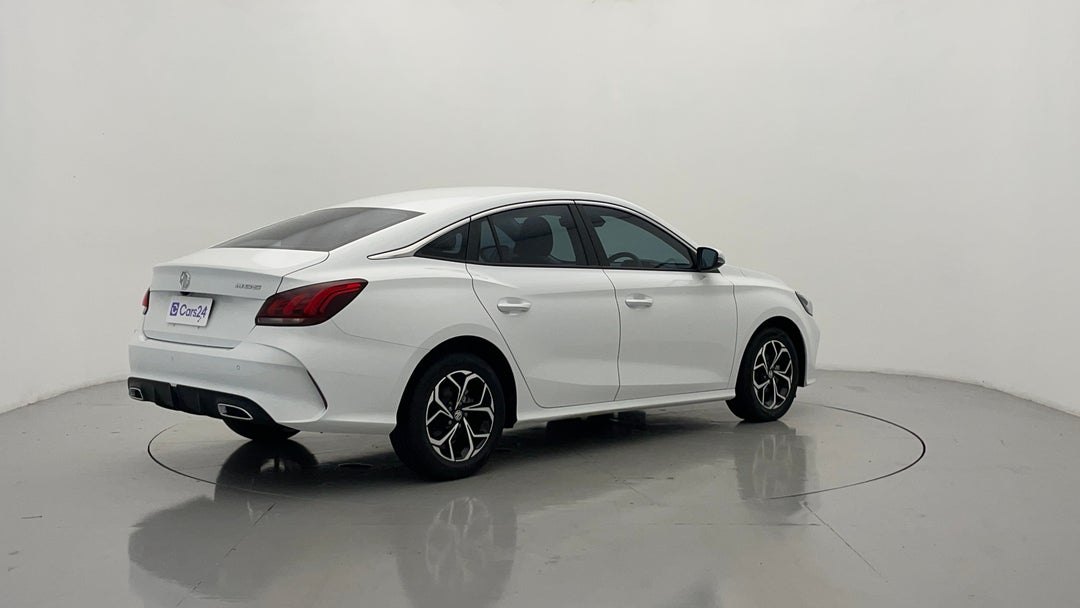 Right Back Diagonal (45- Degree) View