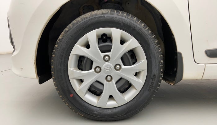2016 Hyundai Grand i10 SPORTZ 1.2 KAPPA VTVT, Petrol, Manual, 33,928 km, Left Front Wheel