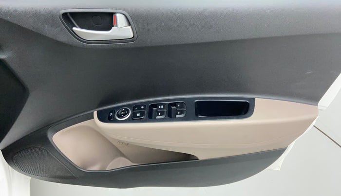 2016 Hyundai Grand i10 SPORTZ 1.2 KAPPA VTVT, Petrol, Manual, 33,928 km, Driver Side Door Panels Control