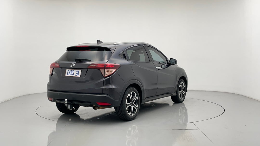 Right Back Diagonal (45- Degree) View