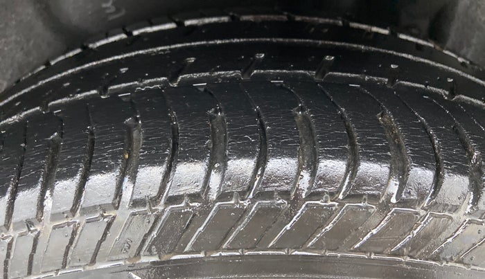 2014 Maruti Swift Dzire VDI BS IV, Diesel, Manual, 50,220 km, Left Rear Tyre Tread
