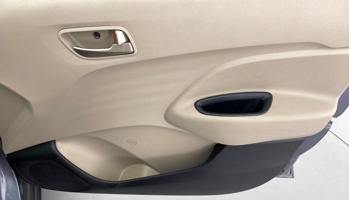 2019 Hyundai NEW SANTRO SPORTZ 1.1, Petrol, Manual, 61,331 km, Driver Side Door Panels Control