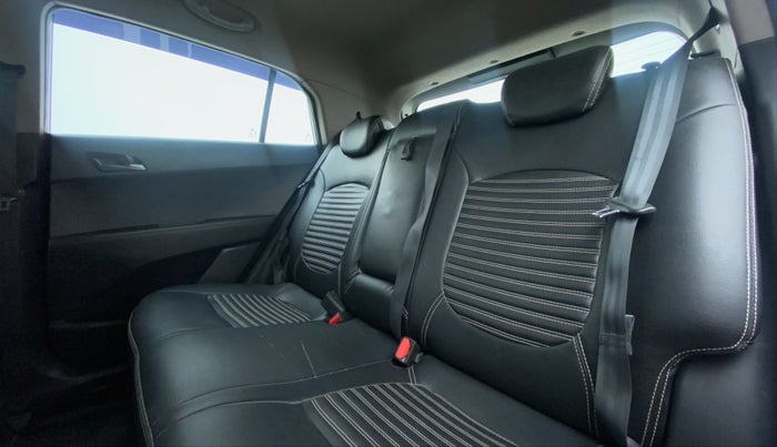 2016 Hyundai Creta 1.6 SX PLUS VTVT, Petrol, Manual, 36,211 km, Right Side Rear Door Cabin