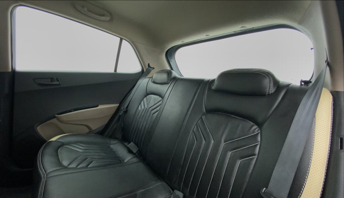 2017 Hyundai Grand i10 MAGNA 1.2 VTVT, Petrol, Manual, 32,963 km, Right Side Rear Door Cabin