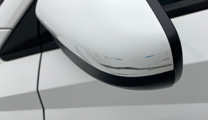 2022 Hyundai NEW I20 MAGNA 1.2 MT, Petrol, Manual, 3,564 km, Left rear-view mirror - Minor scratches