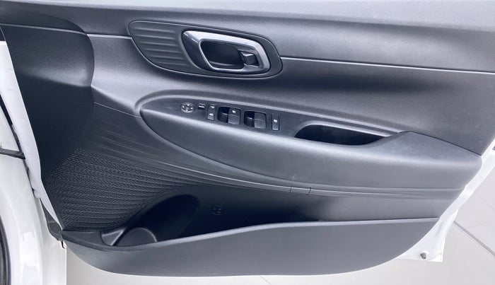2022 Hyundai NEW I20 MAGNA 1.2 MT, Petrol, Manual, 3,564 km, Driver Side Door Panels Control