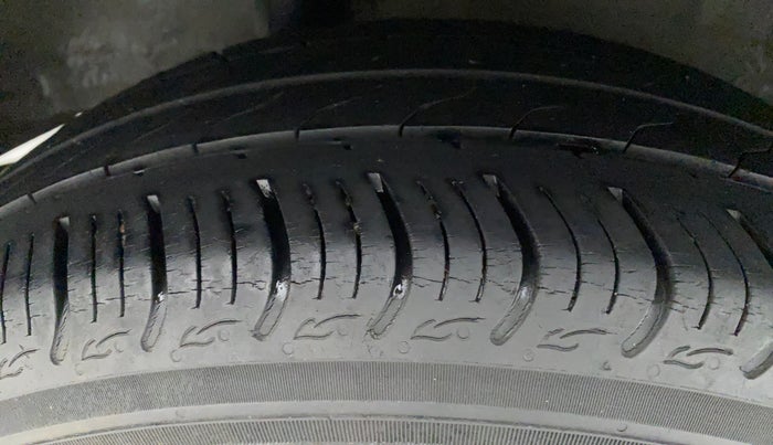 2018 Honda Amaze 1.2L I-VTEC V, Petrol, Manual, 28,483 km, Right Rear Tyre Tread