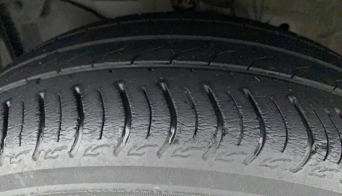 2018 Honda Amaze 1.2L I-VTEC V, Petrol, Manual, 28,483 km, Left Front Tyre Tread