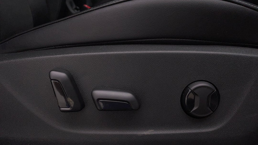 2022 SKODA Scala Signature 110tsi, Automatic, 25496 km, Drivers Side Adjustment Panel