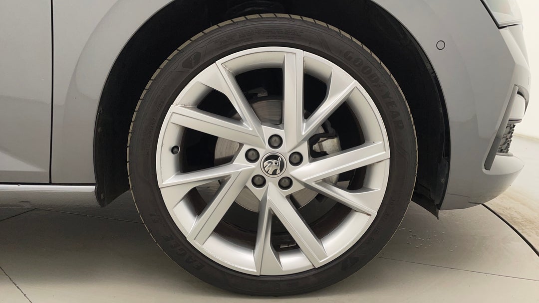 2022 SKODA Scala Signature 110tsi, Automatic, 25496 km, Right Front Wheel