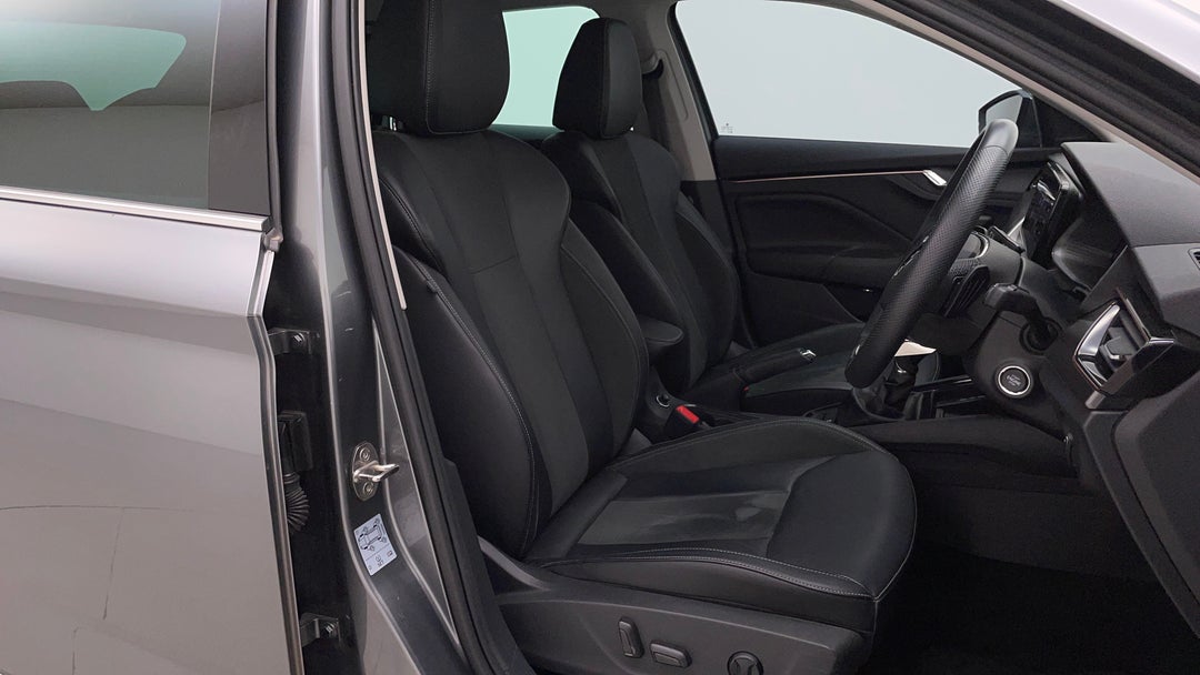 2022 SKODA Scala Signature 110tsi, Automatic, 25496 km, Right Side Front Door Cabin View