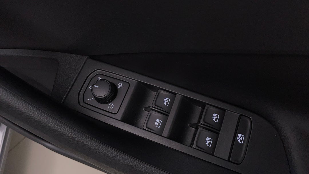 2022 SKODA Scala Signature 110tsi, Automatic, 25496 km, Drivers Side Door Panel Controls