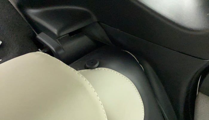 2022 Nissan MAGNITE XV TURBO, Petrol, Manual, 12,527 km, Second-row left seat - Seat adjuster lever broken but working
