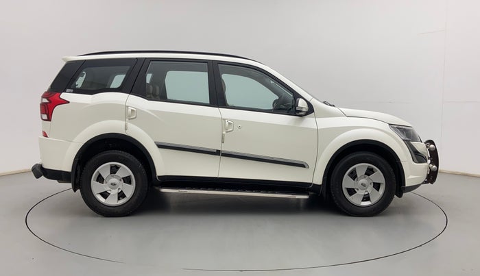 2020 Mahindra XUV500 W7 AT, Diesel, Automatic, 31,222 km, Right Side View