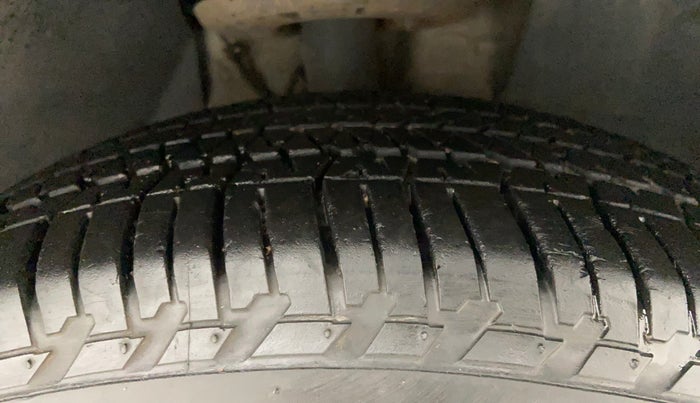 2020 Mahindra XUV500 W7 AT, Diesel, Automatic, 31,222 km, Right Front Tyre Tread