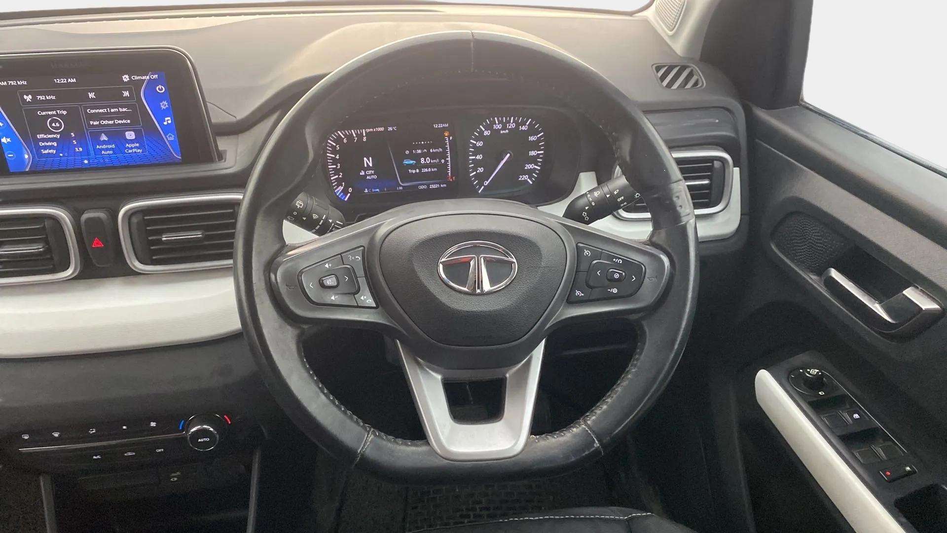 Steering-wheel-closeup