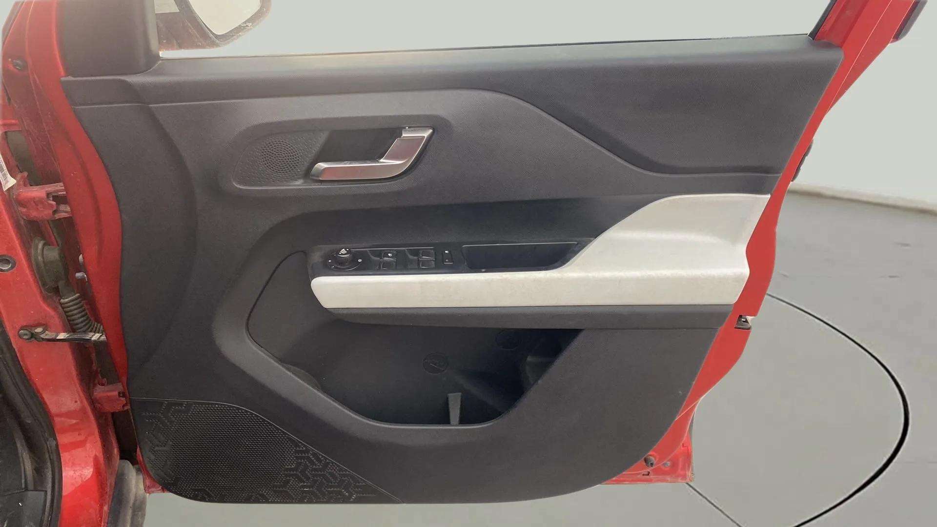 Driver-side-door-panel-control