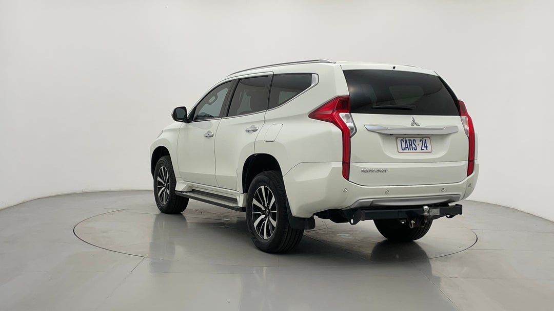 Left Back Diagonal (45- Degree) View