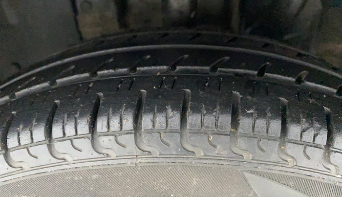 2018 Datsun Redi Go A, Petrol, Manual, 23,819 km, Left Front Tyre Tread