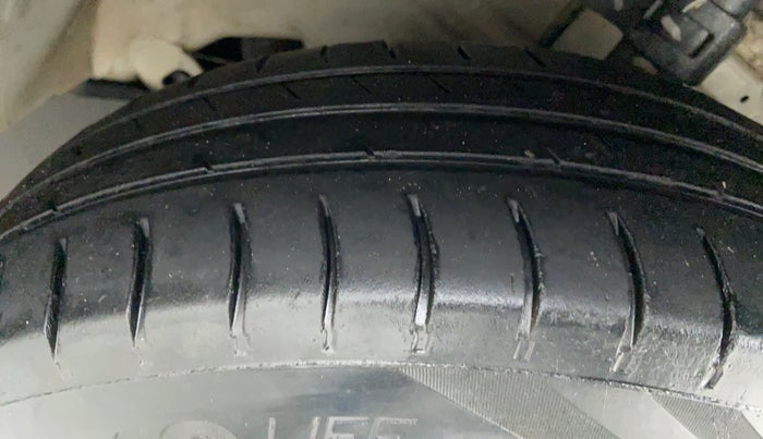 2012 Maruti Swift VDI, Diesel, Manual, 1,09,228 km, Right Front Tyre Tread