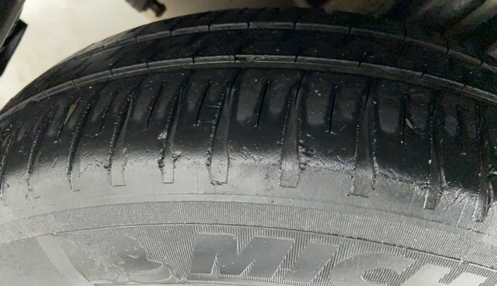2012 Maruti Swift VDI, Diesel, Manual, 1,09,228 km, Right Rear Tyre Tread