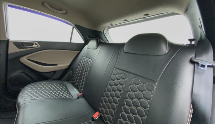 2017 Hyundai Elite i20 SPORTZ 1.2, Petrol, Manual, 25,986 km, Right Side Rear Door Cabin