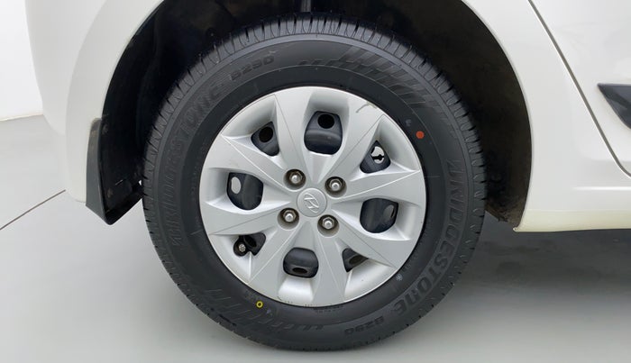 2017 Hyundai Elite i20 SPORTZ 1.2, Petrol, Manual, 25,986 km, Right Rear Wheel