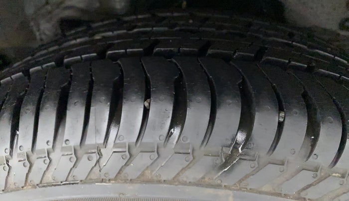 2011 Toyota Corolla Altis G PETROL, Petrol, Manual, 33,743 km, Left Rear Tyre Tread