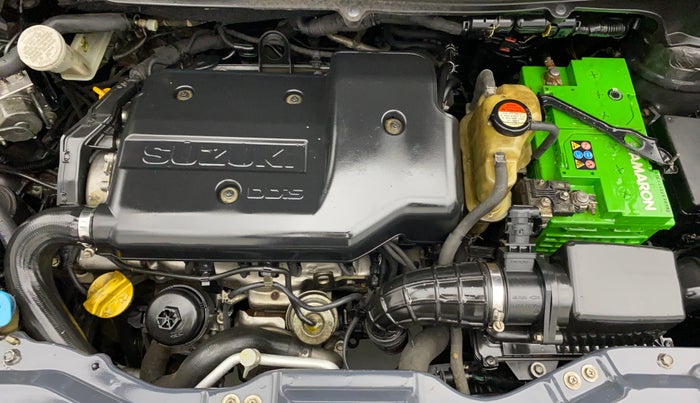 2014 Maruti Ertiga ZDI, Diesel, Manual, 1,36,879 km, Engine Bonet View