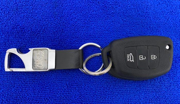 2016 Hyundai Xcent S 1.2, CNG, Manual, 64,567 km, Key Close Up