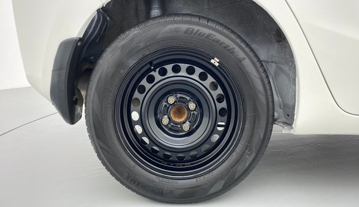 2015 Honda Jazz 1.5 S MT, Diesel, Manual, 1,51,818 km, Right Rear Wheel