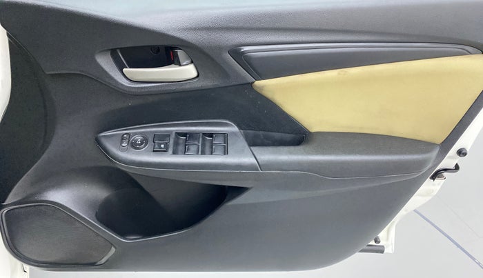 2015 Honda Jazz 1.5 S MT, Diesel, Manual, 1,51,818 km, Driver Side Door Panels Control