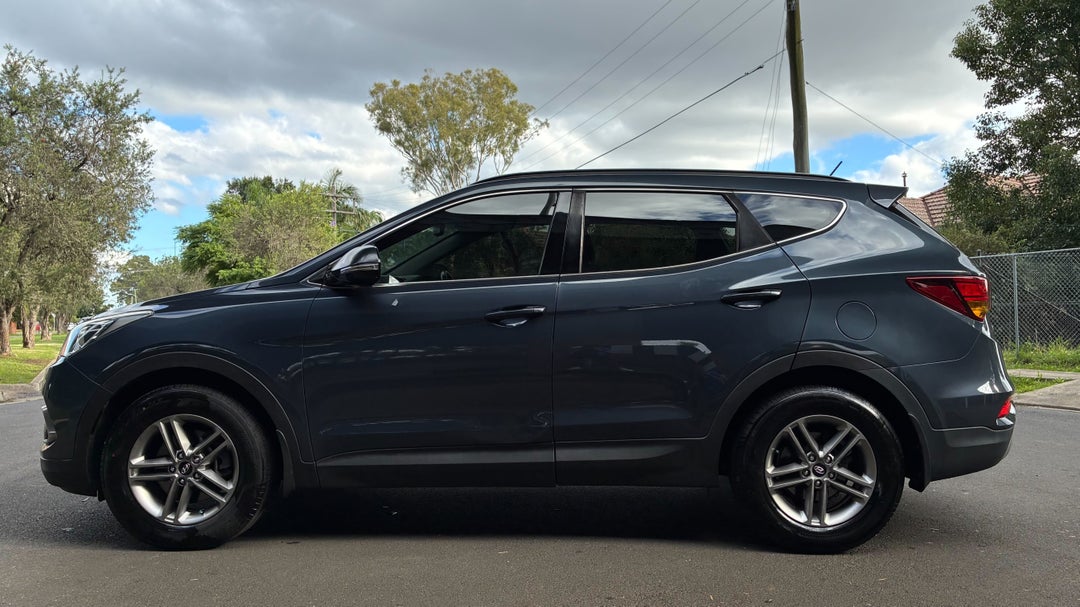 2016 Hyundai Santa Fe Active (4x4), Automatic, 115092 km, Left Side View