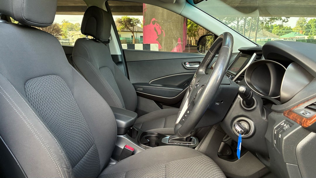 2016 Hyundai Santa Fe Active (4x4), Automatic, 115092 km, Right Side Front Door Cabin View