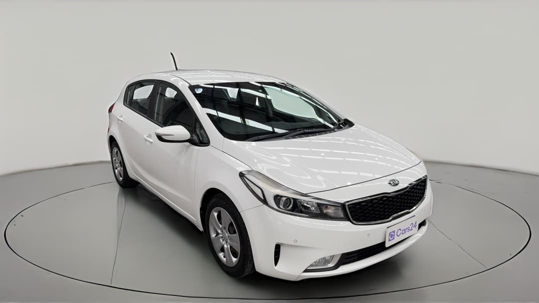2016 Kia Cerato S, Automatic, 52269 km, Right Front Diagonal (45- Degree) View