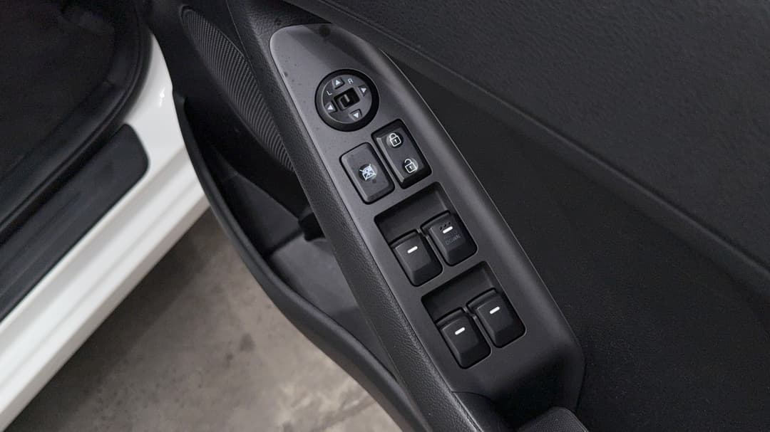 2016 Kia Cerato S, Automatic, 52269 km, Drivers Side Door Panel Controls