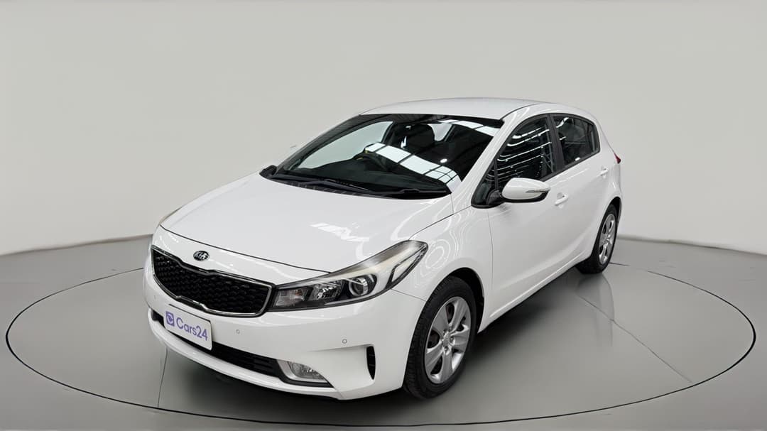 2016 Kia Cerato S, Automatic, 52269 km, Left Front Diagonal (45- Degree) View