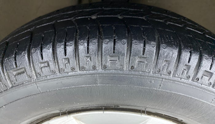2018 Maruti Alto 800 LXI, Petrol, Manual, 23,792 km, Right Front Tyre Tread