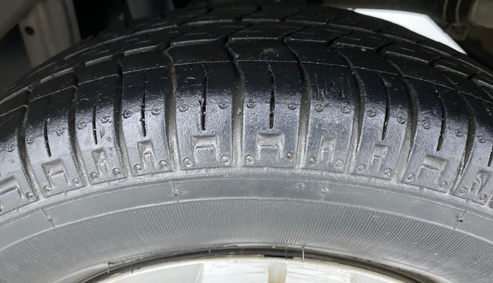 2018 Maruti Alto 800 LXI, Petrol, Manual, 23,792 km, Left Rear Tyre Tread