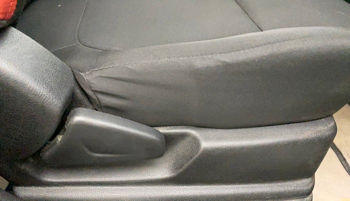 2022 Renault Kwid RXT 1.0, Petrol, Manual, 31,621 km, Driver Side Adjustment Panel
