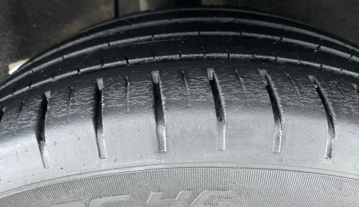 2017 Maruti Baleno ALPHA 1.2 K12, Petrol, Manual, 27,906 km, Right Rear Tyre Tread